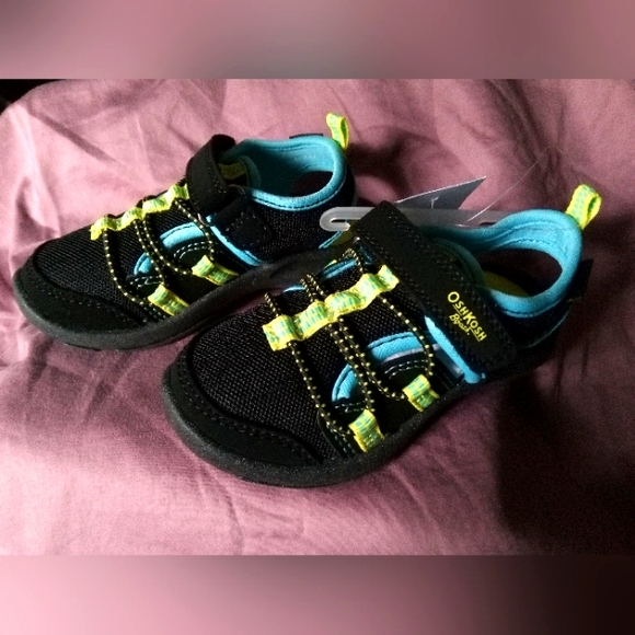 Oshkosh Kid's Sandals - Picture 3 of 5